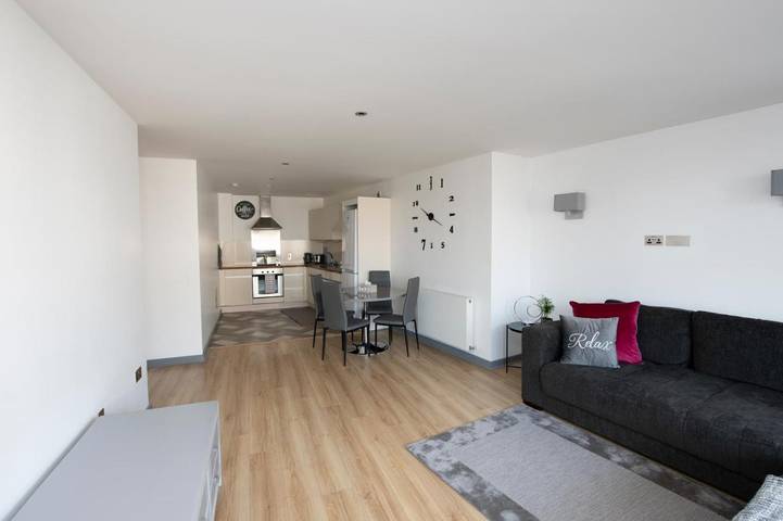 Gîte pour 4 personnes, avec jardin dans Bray - 2