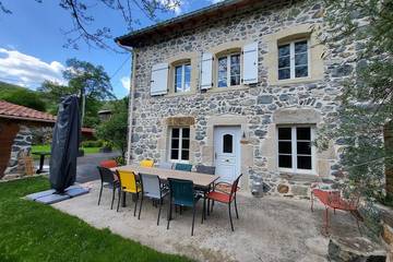 Gîte pour 9 personnes à Vorey