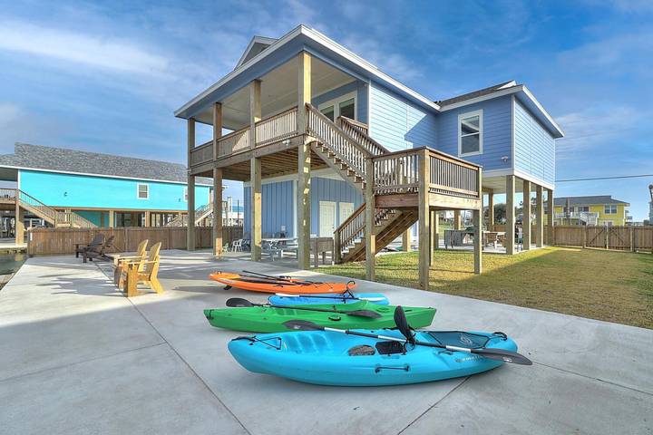 Vacation rental for 12 people, with yard and balcony as well as ocean view in Texas Gulf Coast