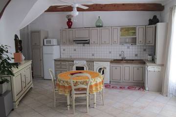 Gîte pour 5 personnes, avec jardin à Puisserguier