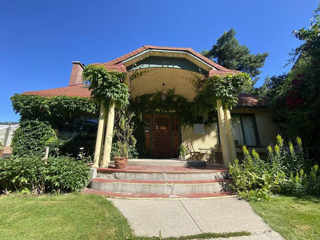 Ganze Wohnung, Valhalla Suite – Cozy, Eclectic Studio in Downtown Nelson in Nelson, Whitewater Ski Resort