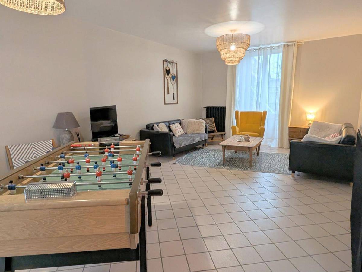 Gîte spacieux en Berry pour 10 pers. avec jardin privatif - Fr-1-591-773 in Baraize, Région de La Châtre