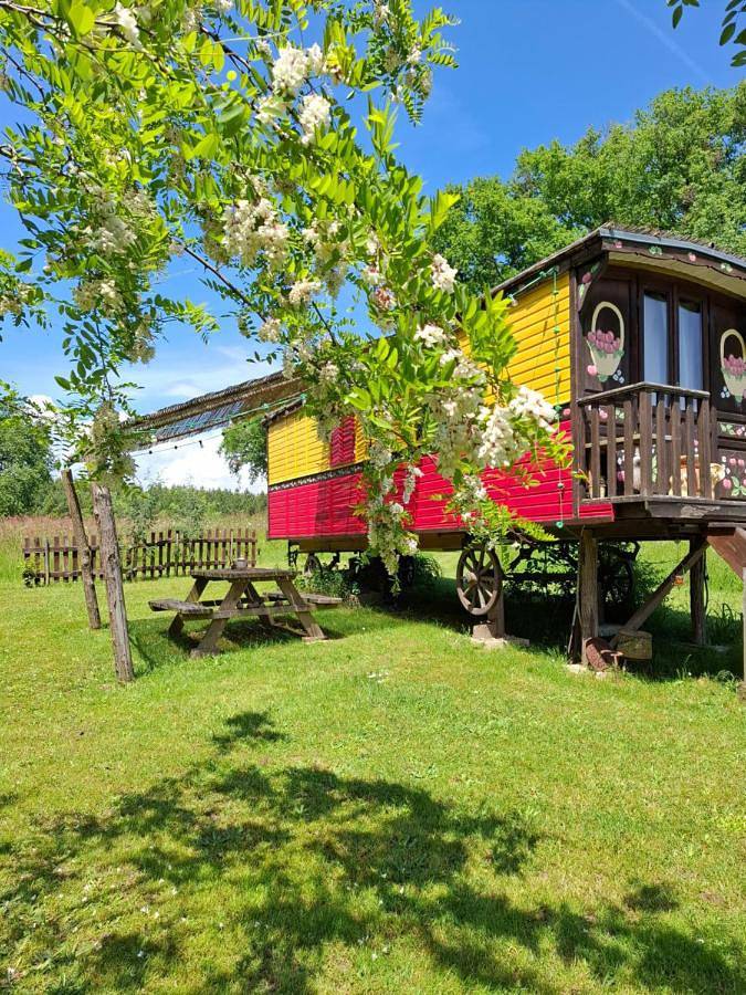Location de vacances pour 2 personnes, avec jardin ainsi que jacuzzi et piscine à Sigalens
