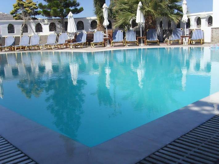 Appart’hôtel pour 2 personnes, avec Balcon et Terrasse ainsi que Jardin et Piscine