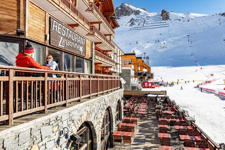 Hôtel pour 5 personnes, avec terrasse ainsi que vue et sauna, animaux acceptés dans Office De Tourisme De Tignes Le Lac - 2