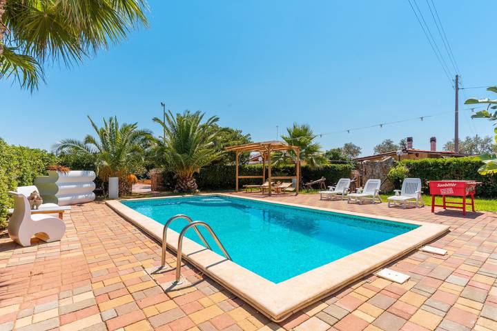 Casa de vacaciones 'Villa Relax Due' con piscina compartida y Wi-Fi in Galatone, Golfo de Tarento
