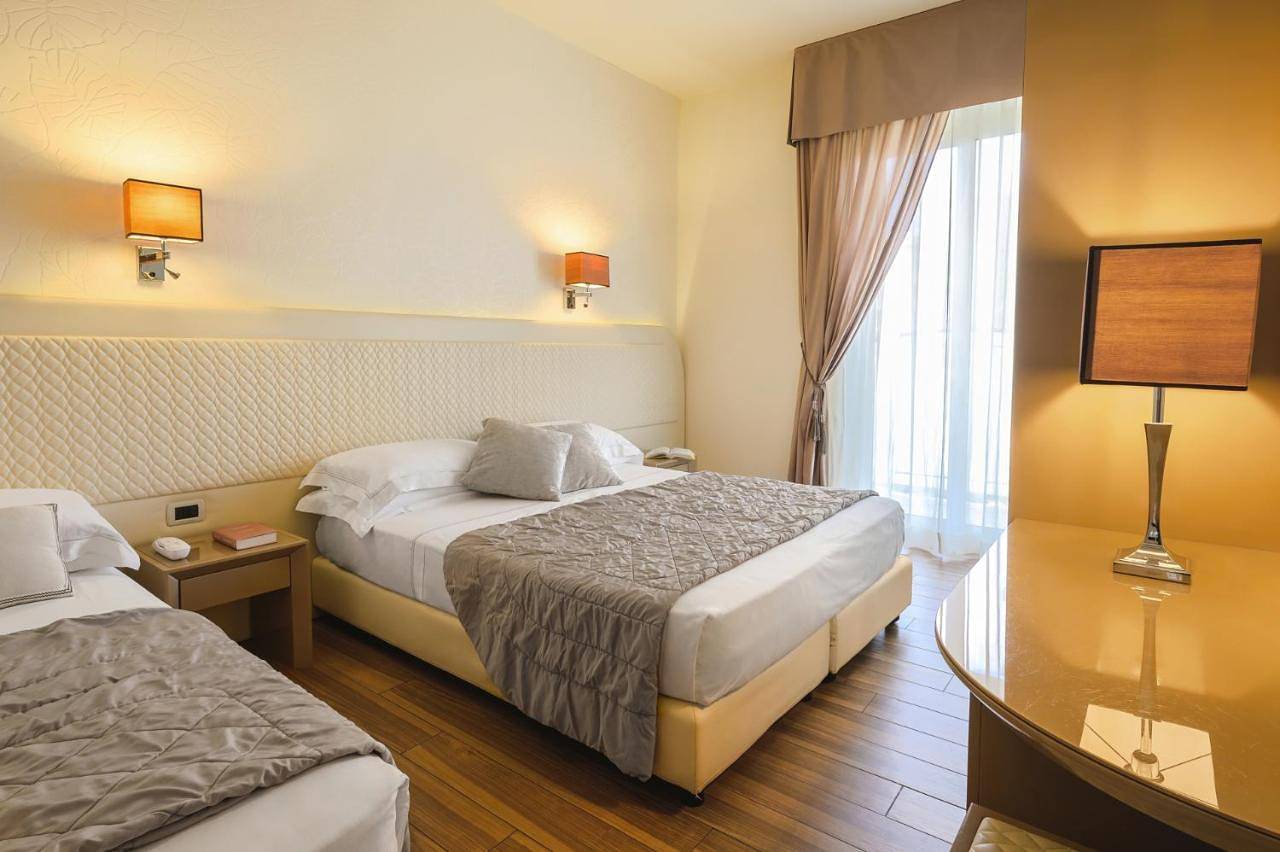 Double Room with Side Sea View in Attilio Beach, Cervia