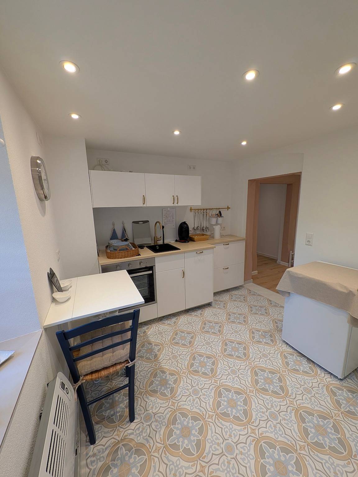 Ganze Wohnung, Ferienhaus 'Rosa' mit Gemeinschaftsgarten, Balkon und Wlan in Offenburg, Mittlerer Schwarzwald