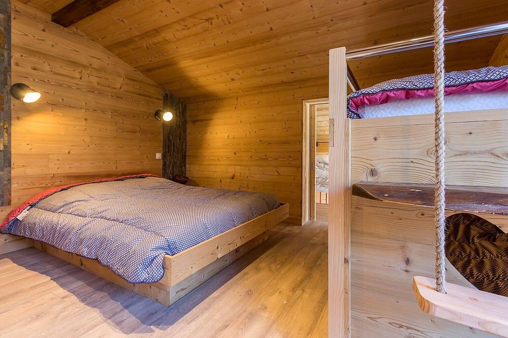 Chalet Haute Savoie calme jacuzzi wifi proche Lac Annecy in Thônes, Région d'Annecy