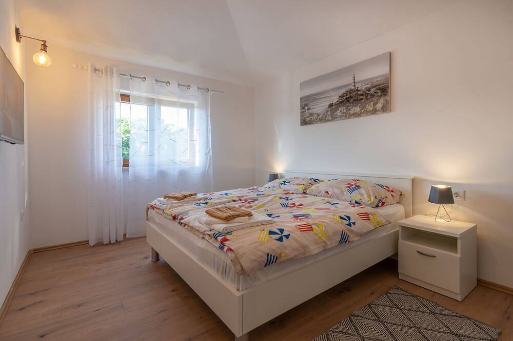 Rückzugsort am Meer mit Pool, nur Wenige Minuten vom Strand Entfernt in Raša, Côte Est de l'Istrie