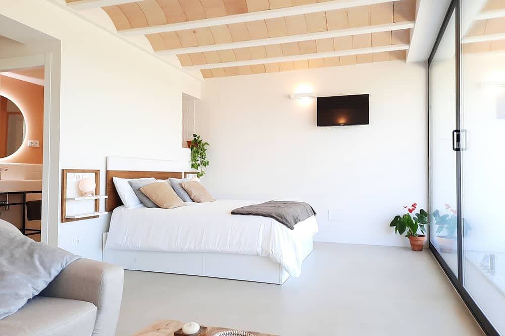 Estrellas de Gredos. Villas con Piscina y Jacuzzi in Arenas de San Pedro, Valle del Tiétar