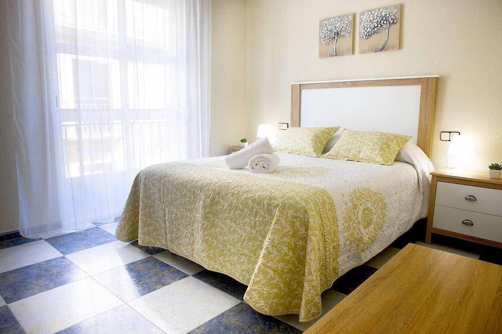 Mesones-Central Accommodation With Parking in Jaén, Jaén Province