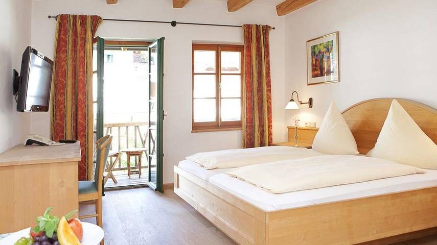 Hotel für 2 Personen, mit Balkon/Terrasse und Terrasse sowie Garten und Sauna in Hauzenberg