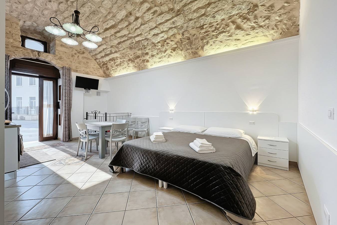 Studio entier, Studio « La Castellana » avec Wi-Fi au cœur de Monte Sant’Angelo in Monte Sant'Angelo, Gargano