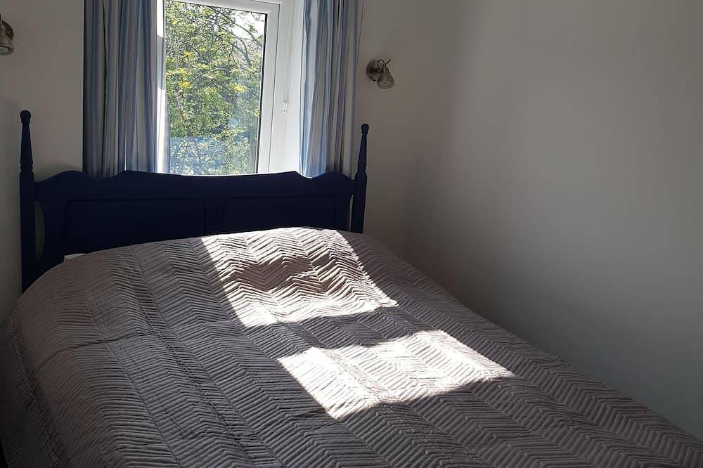 Entire apartment, Facing the sunny South in Huddersfield, West Yorkshire