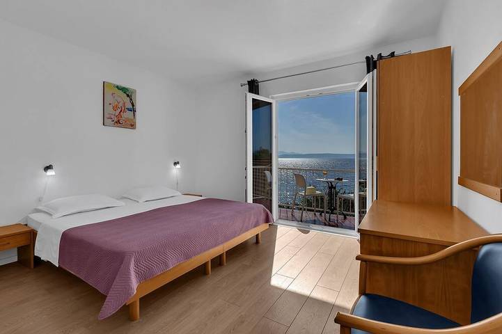 Ganze Wohnung, 3-Zimmer-Ferienwohnung am Strand Podgora, Makarska in Podgora, Makarska Riviera