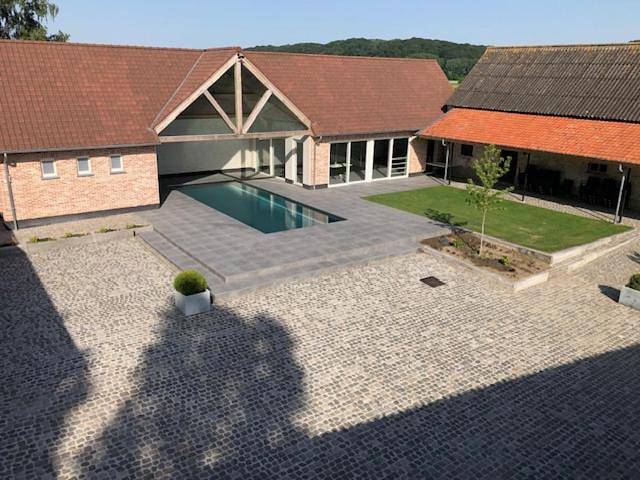 Ferienhaus für 33 Personen, mit Terrasse und Garten sowie Pool und Ausblick in Flandern - 3