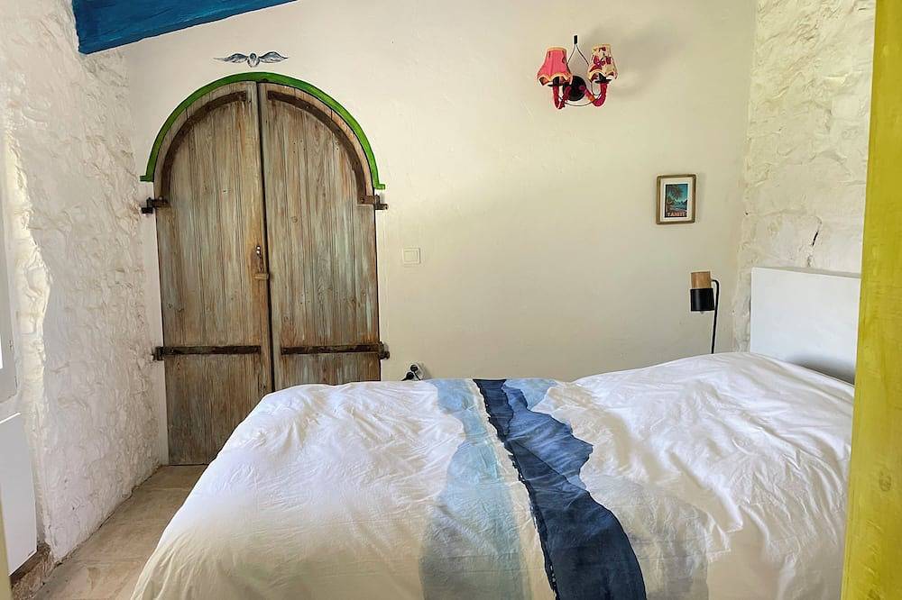 Siena - B&B in a 5000 M2 estate at the foot of the Colorado mountains in Rustrel, Parque natural regional del Luberon