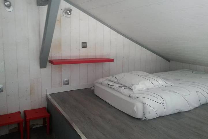 Chalet 4 people with shared pool in Hourtin, Lesparre-Médoc region