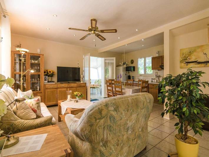 Location de vacances pour 7 personnes, avec piscine et jardin à Nadaillac-de-Rouge - 4