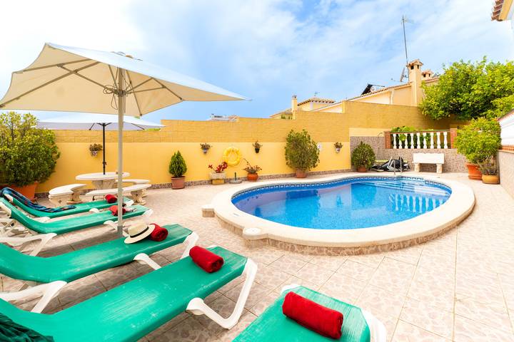 Villa Isabel in Urbanización La Exótica, Nerja