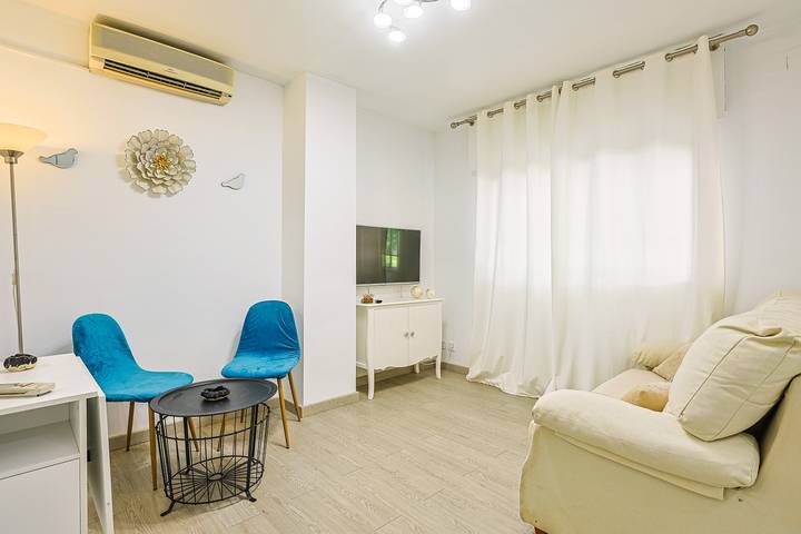 Apartamento entero, Apartamento con Aire Acondicionado en Marqués de N in Nervión, Sevilla