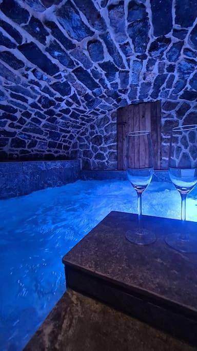 Cottage pour 4 personnes, avec jacuzzi ainsi que sauna et jardin dans Dompierre-sur-Helpe