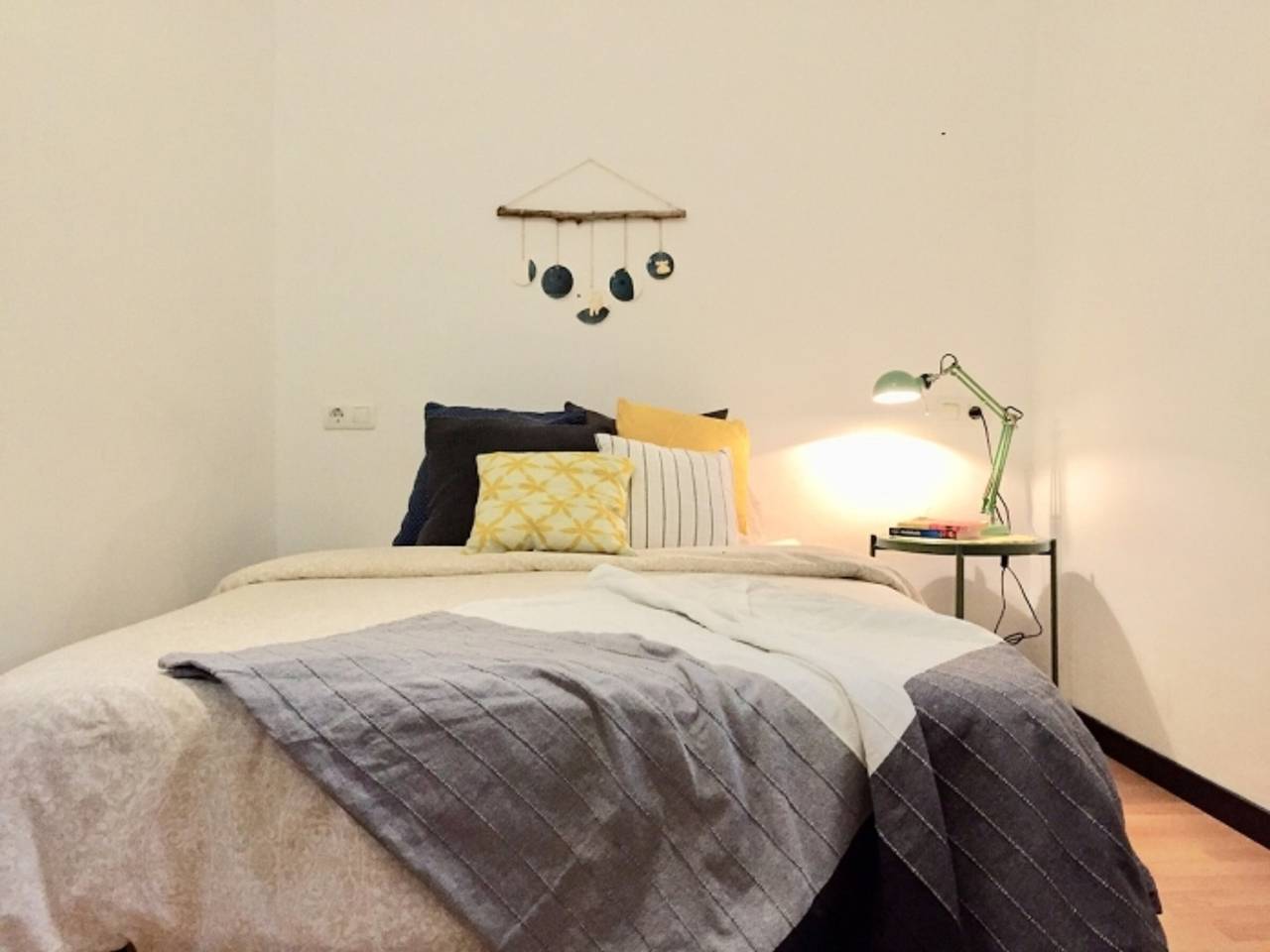 Entire apartment, Cozy Apartment with Balcony, Washer & Internet, Near Restaurants & River in Realejo-San Matías, Granada