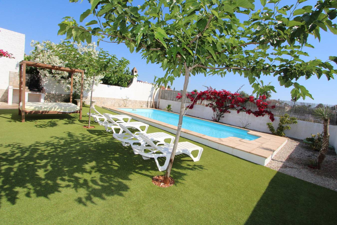 Casa Coll Verd,ideal para tus vacaciones cerca del mar, wifi gratuito, aire acondicionado opcional, piscina privada, se admiten mascotas, playa para perros in Riumar, Delta del Ebro