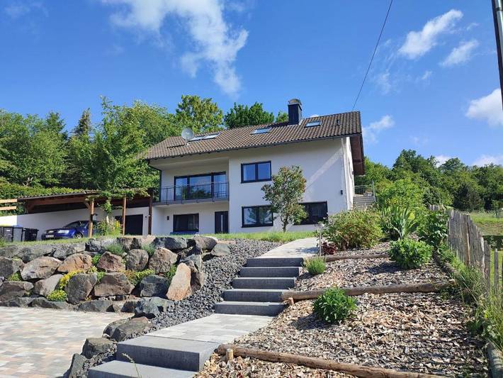 Ferienhaus für 6 Personen, mit Balkon und Terrasse sowie Garten und Ausblick