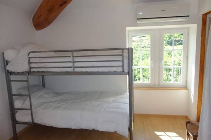 Gîte pour 8 personnes, avec jardin et piscine à Joyeuse - 2