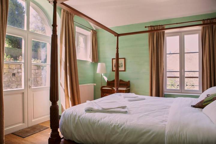Chambre d’hôte pour 2 personnes, avec Terrasse ainsi que Jardin et Vue à Saint-Ouen-l'Aumône