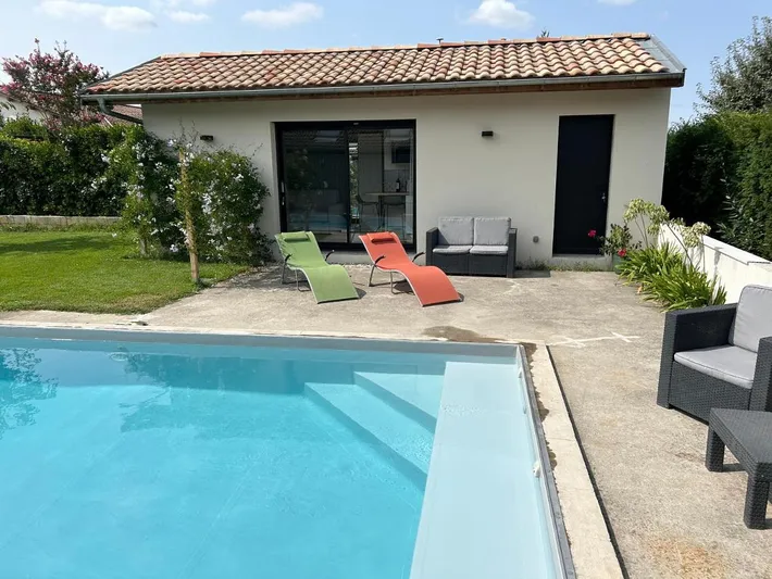 Apartamento de vacaciones para 2 personas, con vistas además de jardín y piscina - 1