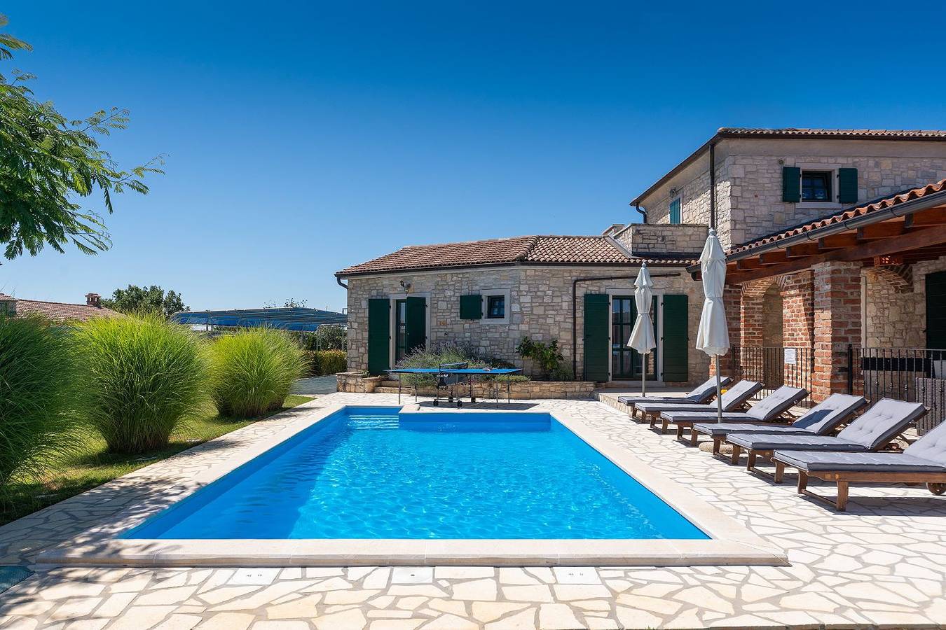 Mediterrane Villa mit Privatpool, Grill, Tischtennis und unweit des Radwegs Parenzana in Vizinada, Zentralistrien