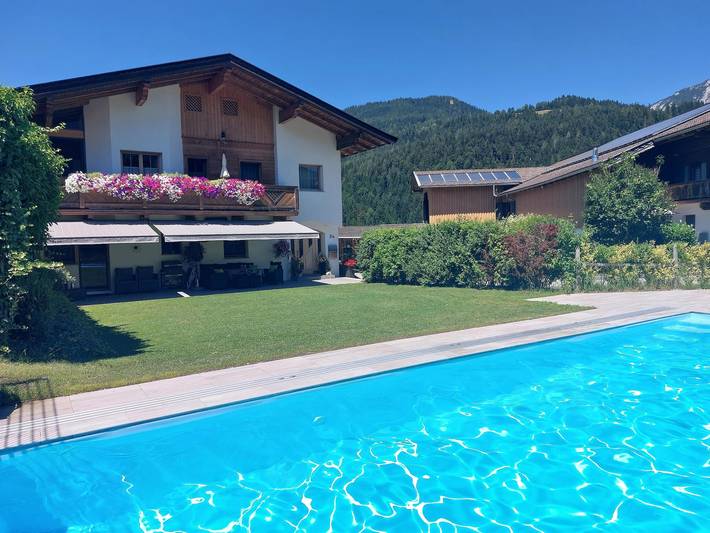 Bauernhof für 4 Personen, mit Terrasse und Garten sowie Pool in Wilder Kaiser