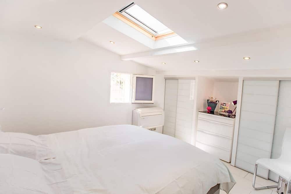 Holiday home with airco in beautiful wine region in Sorgues, Vaucluse