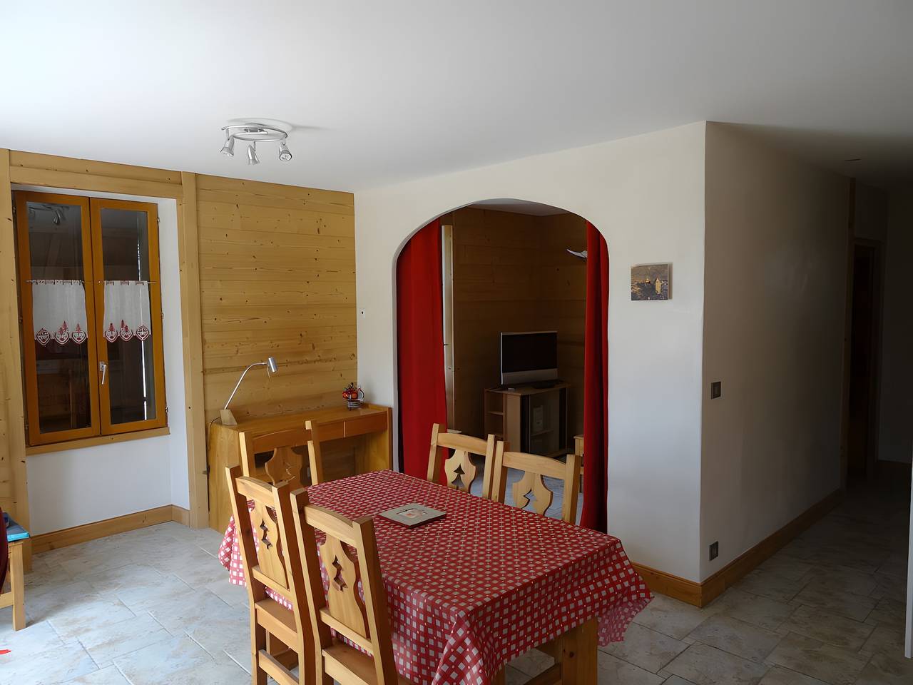 Ruhige, unabhängige Unterkunft im Bergdorf in Le Bois, Les Trois Vallées