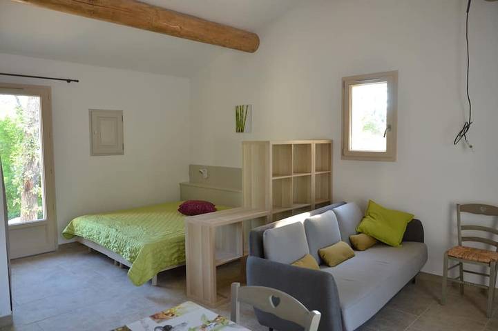 Villa pour 2 personnes, avec piscine ainsi que jardin et terrasse, animaux acceptés dans le Vaucluse - 2