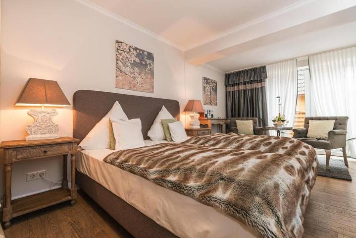 B&b, mit Terrasse und Garten sowie Pool und Sauna in Westerland - 3