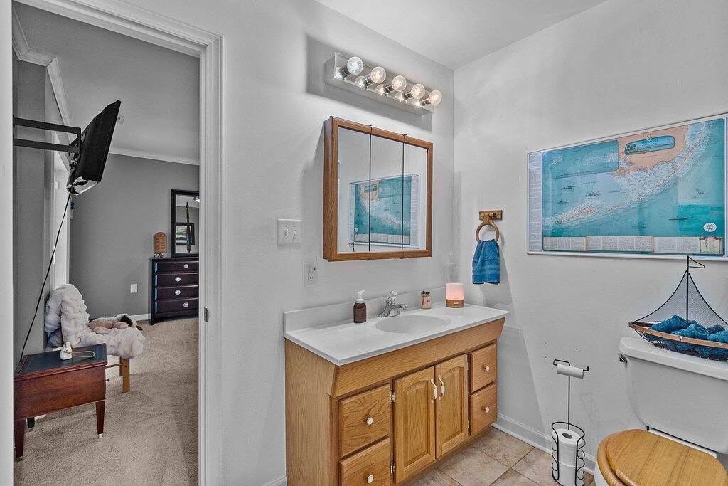 Walk to Beach • Hot Tub • Pool Table • Ideal for Long Stays in Oak Island (NC), Brunswick County