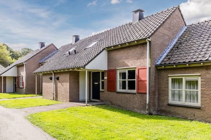 Bungalow voor 6 personen, with Balkon/Terras and Terras as well as Sauna in Vaals