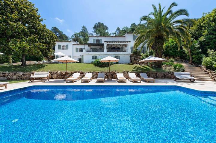 Maison de vacances pour 17 personnes, avec balcon et jardin à Valbonne