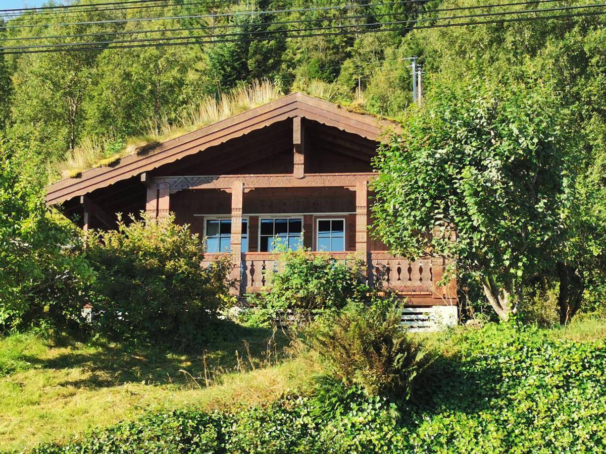 Cosy chalet, 100m2 with fjordview! in Lauvstad, Volda