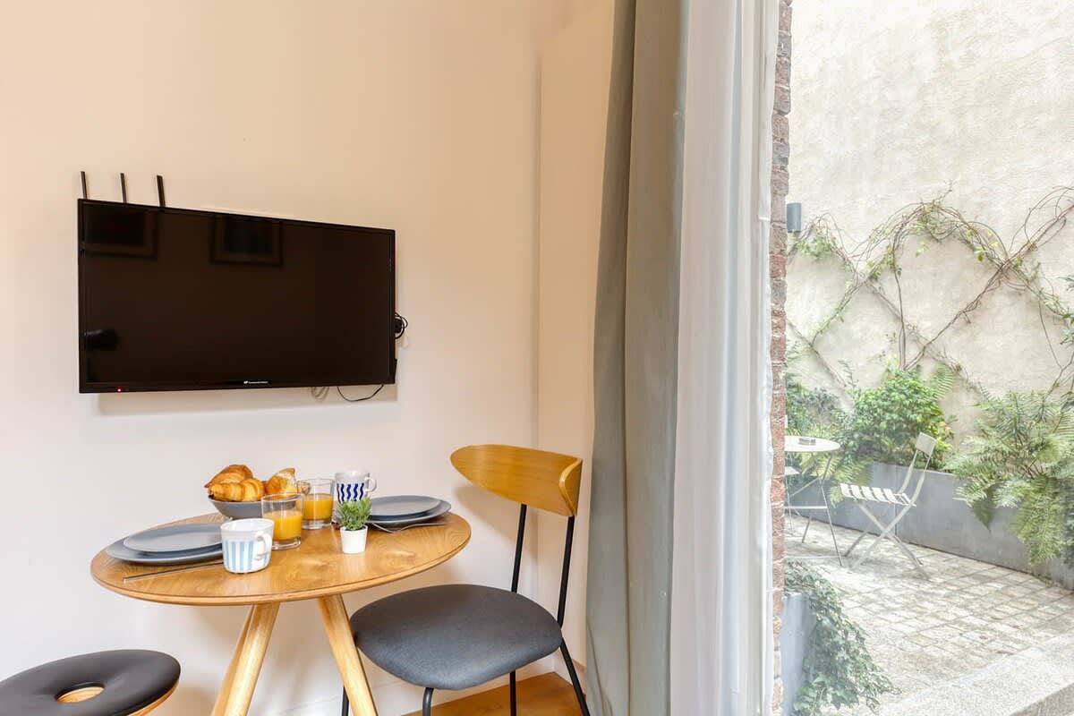 Ganze Wohnung, Cuty Studio in a Secret Courtyard Montmartre (1) in Paris, Ile de France