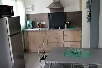 Gîte pour 2 personnes, avec jardin, animaux acceptés dans Lac de Léon