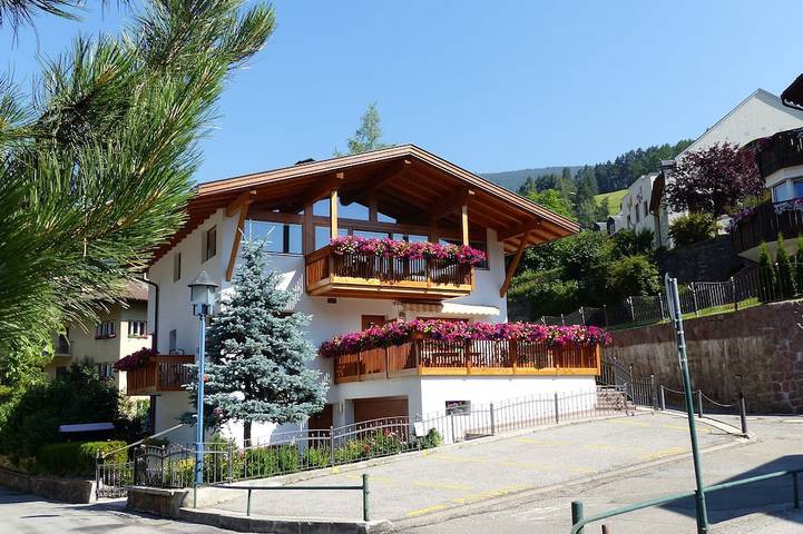Ferienwohnung für 6 Personen, mit Garten und Sauna sowie Whirlpool und Pool, mit Haustier - 1