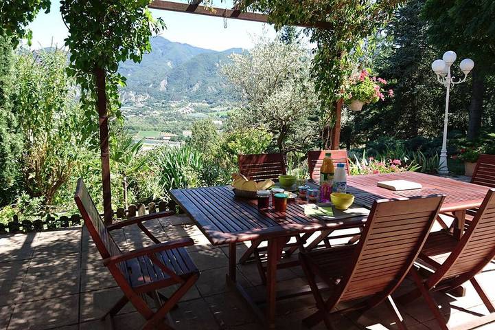 Maison d’hôte pour 2 personnes, avec piscine et jardin à Lardier-et-Valença