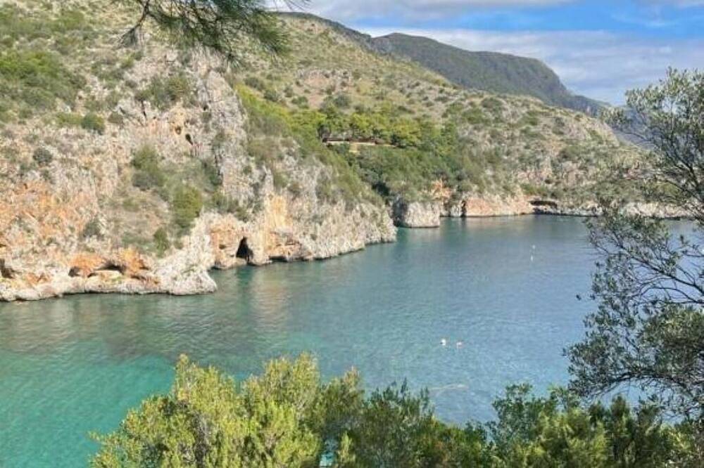 Entire apartment, Lavigna Apartment - Your seaside retreat in Marina di Camerota, Campania in Marina di Camerota, Camerota