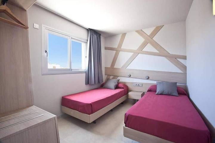 Apartamento para 8 personas, con balcón y piscina en Playa d'en Bossa