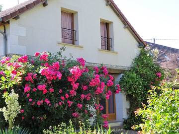 Gîte pour 6 personnes, avec terrasse ainsi que piscine et jardin à Pouillé